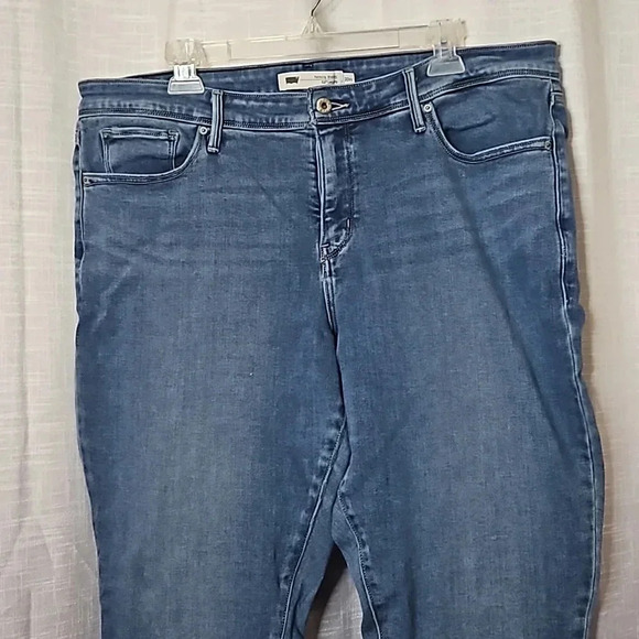 LEVI JEANS - Picture 2 of 8